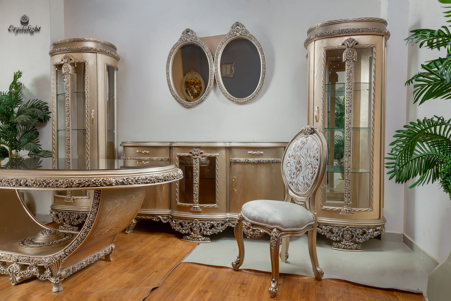 Exclusive Dining Table (6 persons)