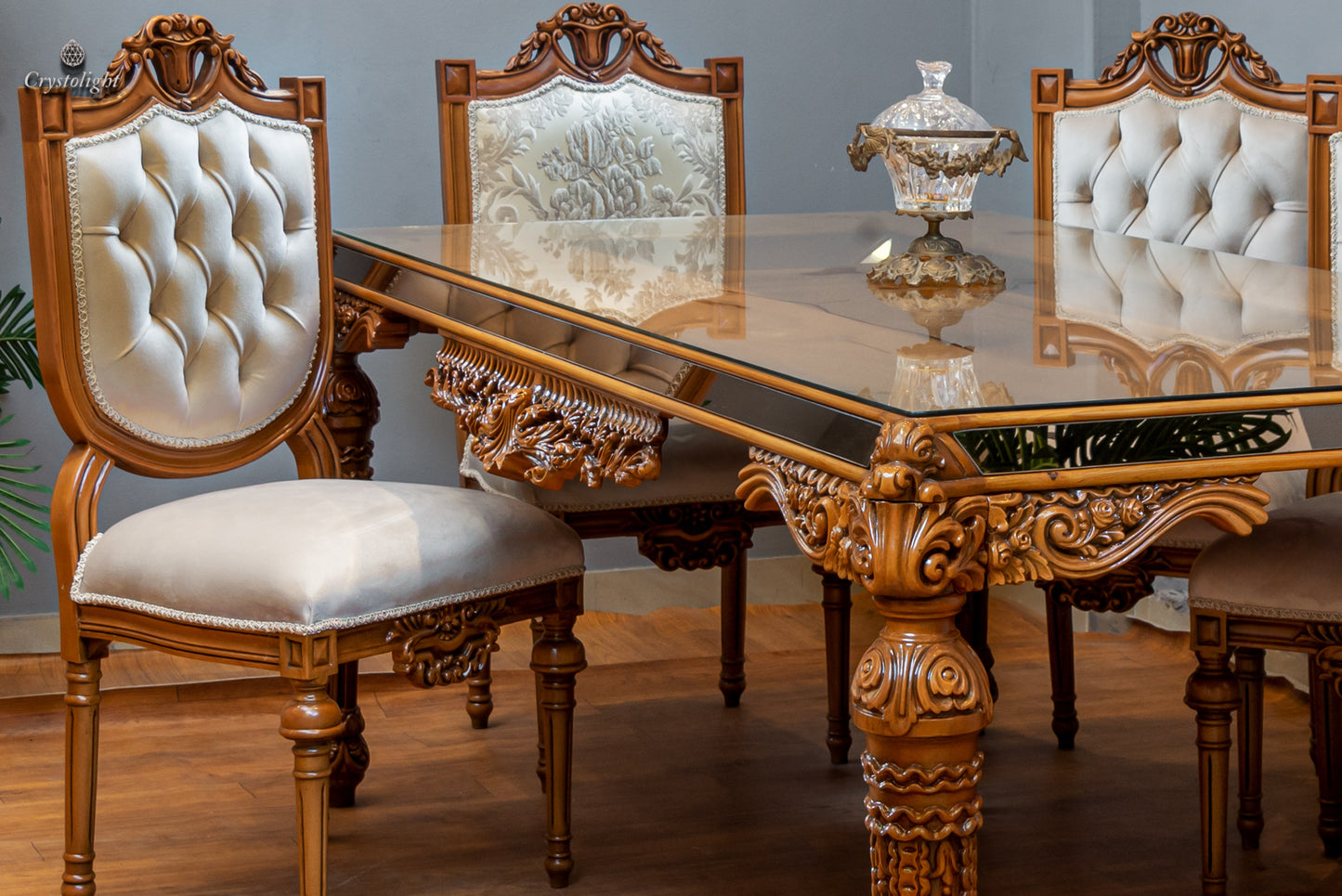 Exclusive Dining Table (6 persons)