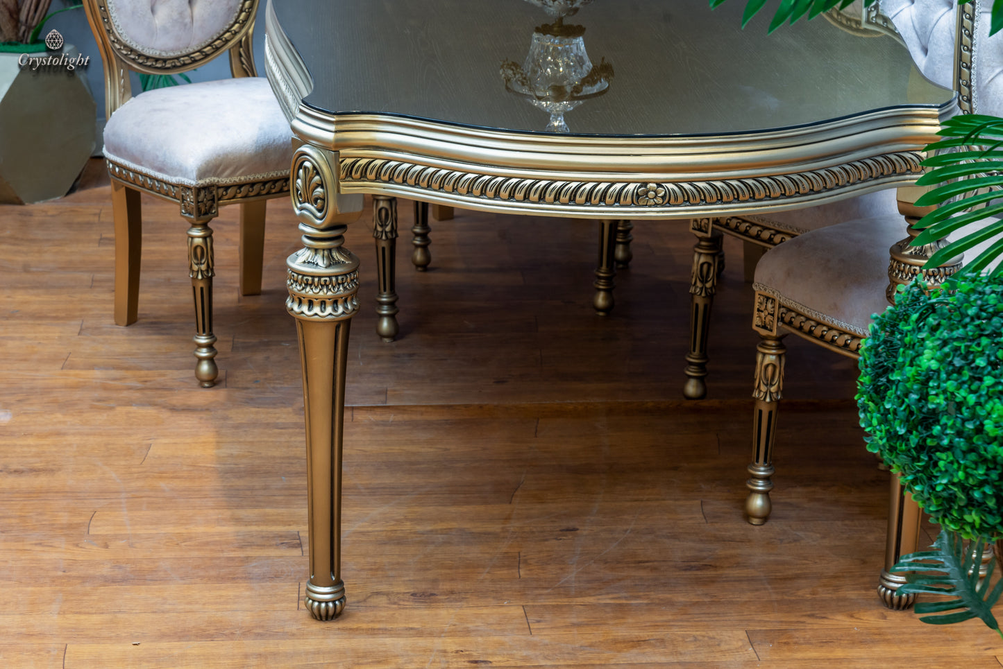 Exclusive Dining Table (6 persons)