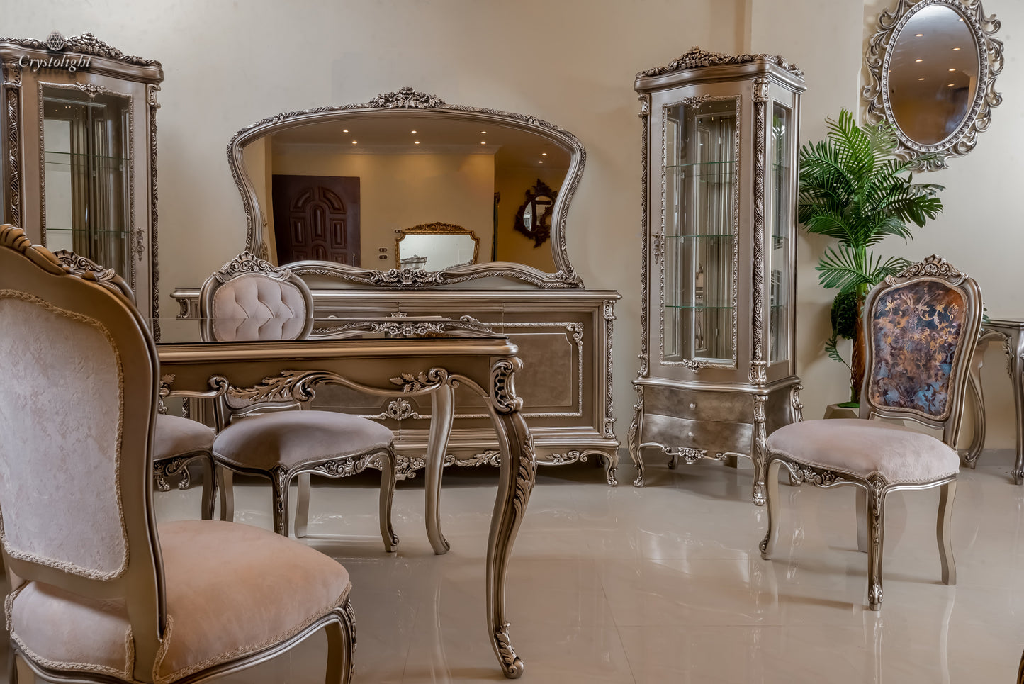 Exclusive Dining Table (6 persons)
