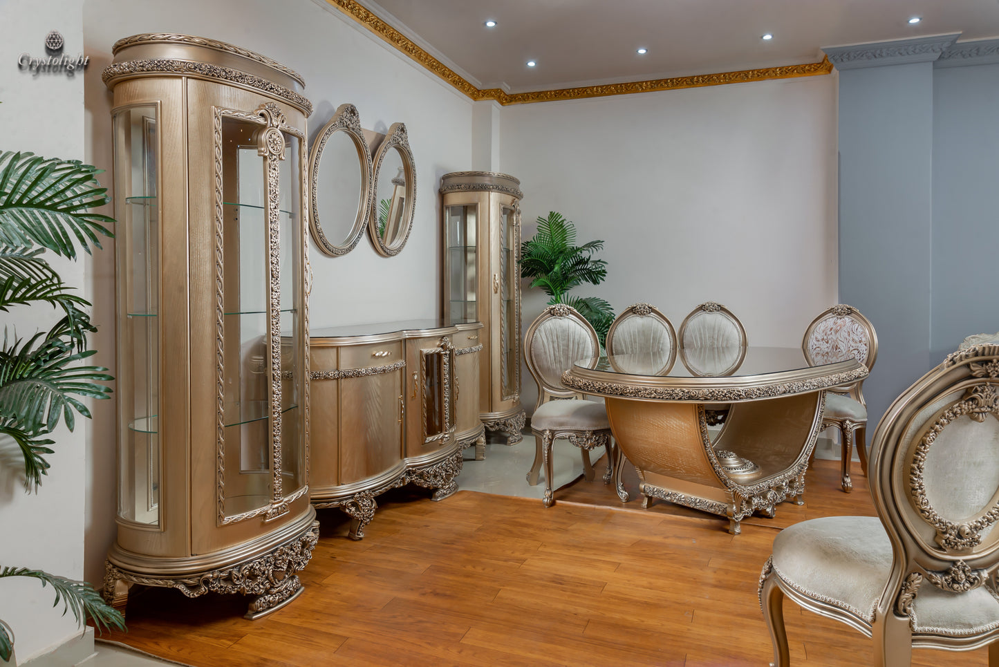 Exclusive Dining Table (6 persons)