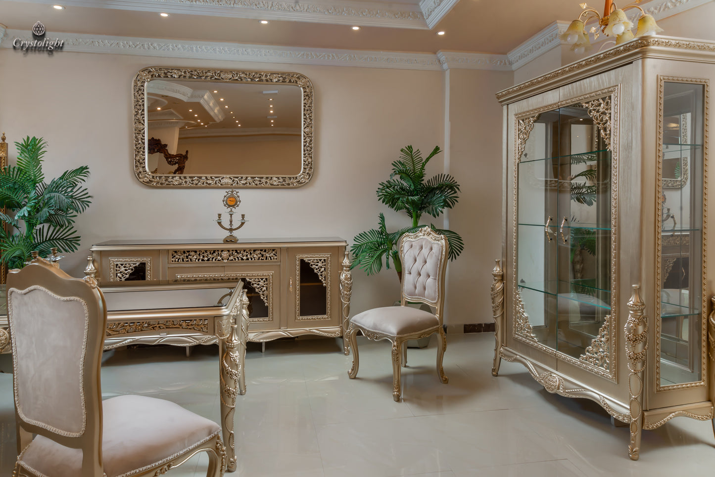 طاولة طعام حصرية (6 أشخاص)